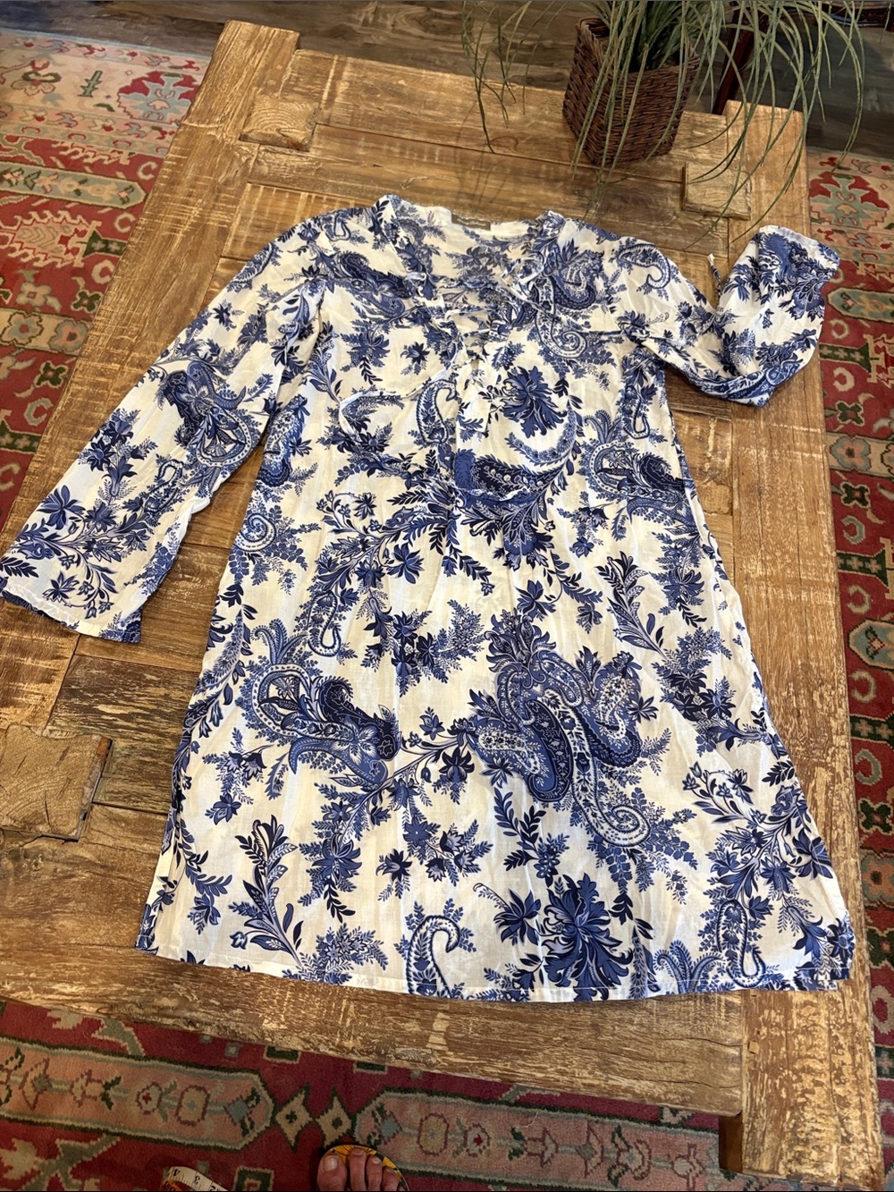 EUC Tommy Bahama Women’s Blue Paisley Long Sleeve Coverup Dress L